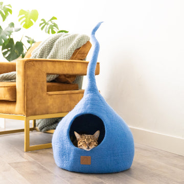 Deluxe Handcrafted Felt Cat Cave With Tail - Spacious & Stylish